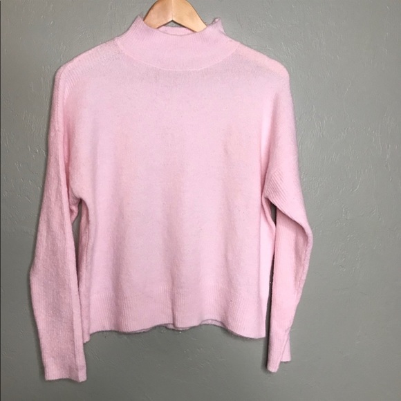 Soft pink sweater - Picture 1 of 5